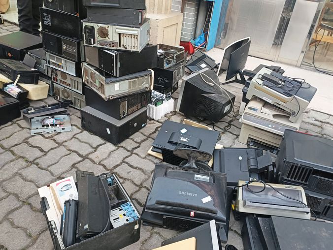 废旧电子产品回收